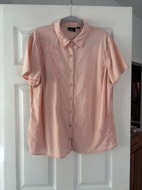 Liz Claiborne Peach Short Sleeve Button-Down Shirt
